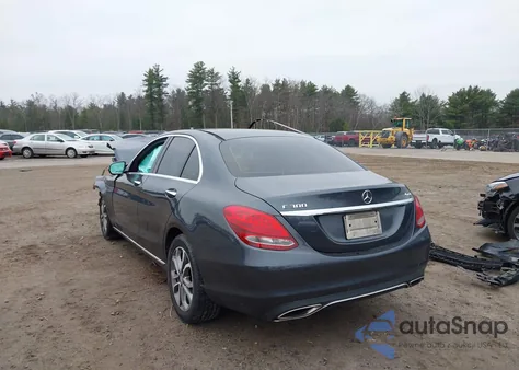 2016 Mercedes-Benz C 300 4Matic из США, поврежденный, VIN 55SWF4KB8GU152486